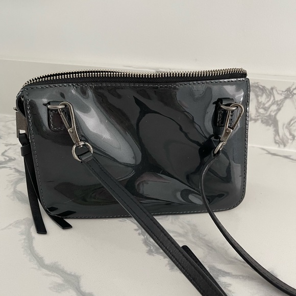 Marc Jacobs Madison Crossbody Purse in Patent Leather RARE - Picture 5 of 5